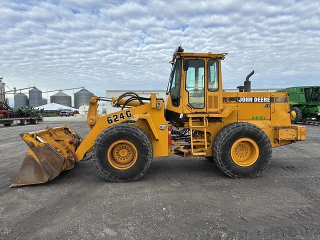 Image of John Deere 624G equipment image 1