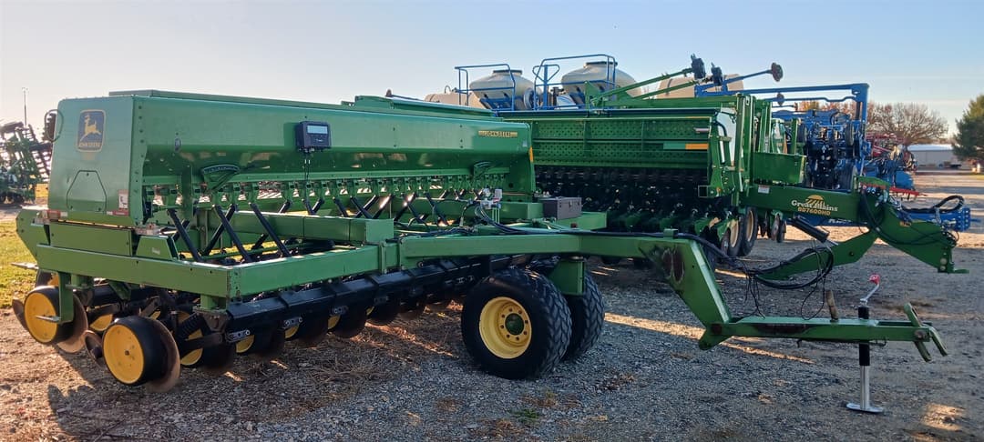 Image of John Deere 750 Image 1