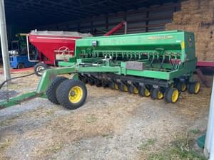 1996 John Deere 750 Image