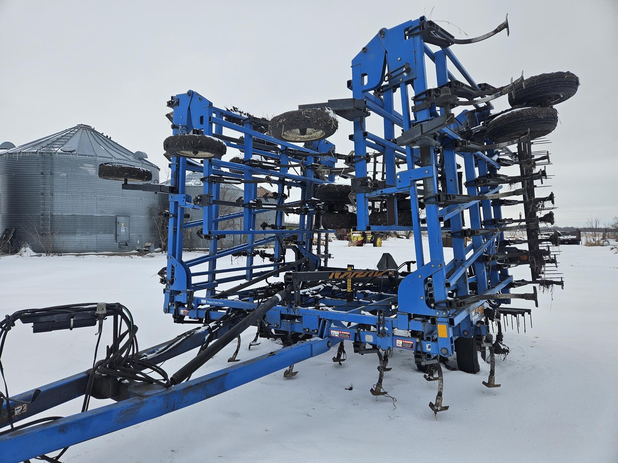 1996 DMI Tigermate II Equipment Image0