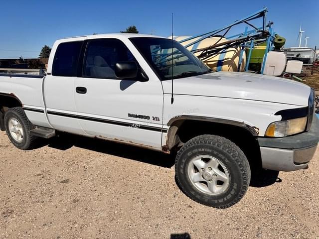 Image of Dodge Ram 1500 equipment image 3