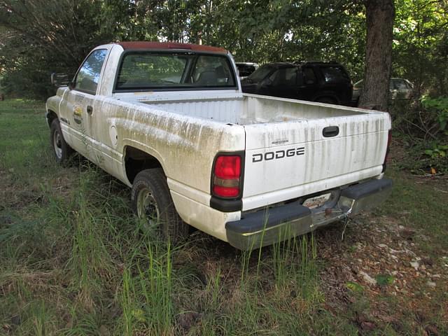 Image of Dodge Ram 1500 equipment image 3