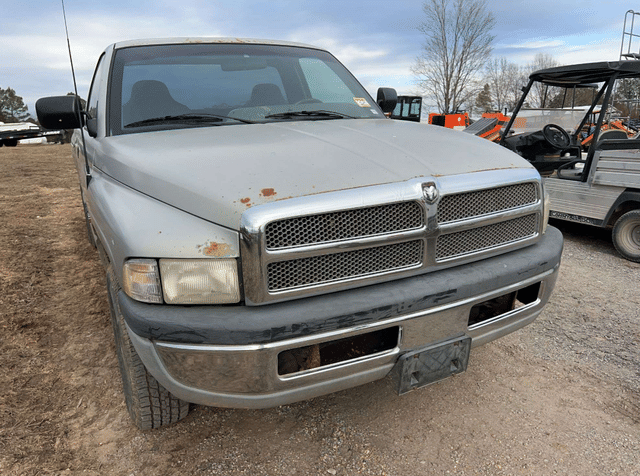 Image of Dodge Ram 2500 equipment image 3