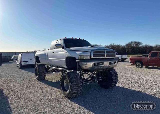 Image of Dodge Ram 2500 equipment image 4