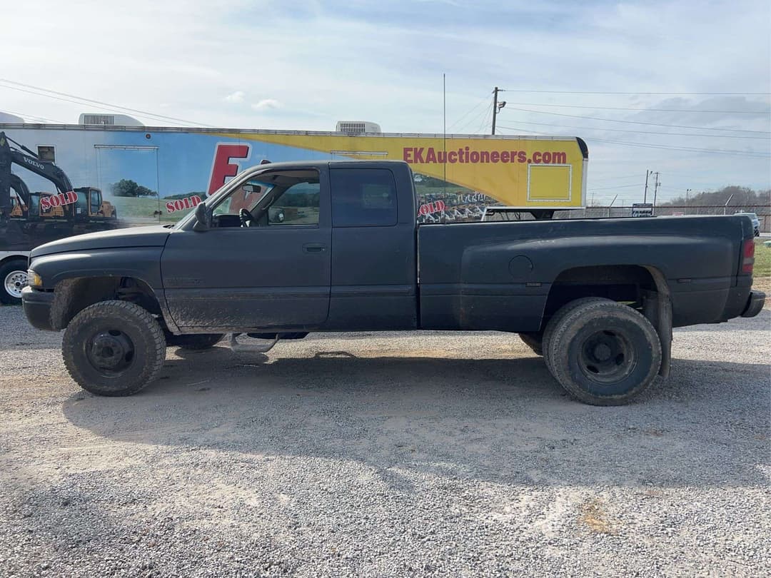 Image of Dodge Ram 3500 Primary image