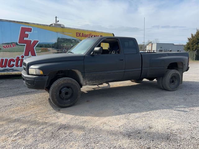 Image of Dodge Ram 3500 equipment image 3