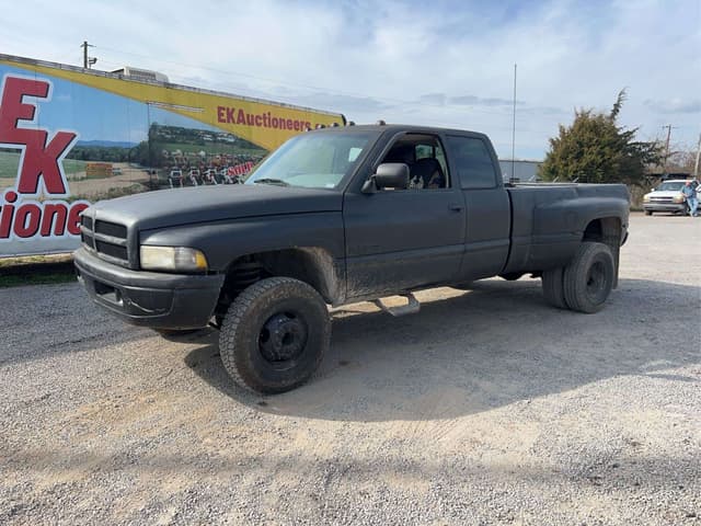 Image of Dodge Ram 3500 equipment image 4