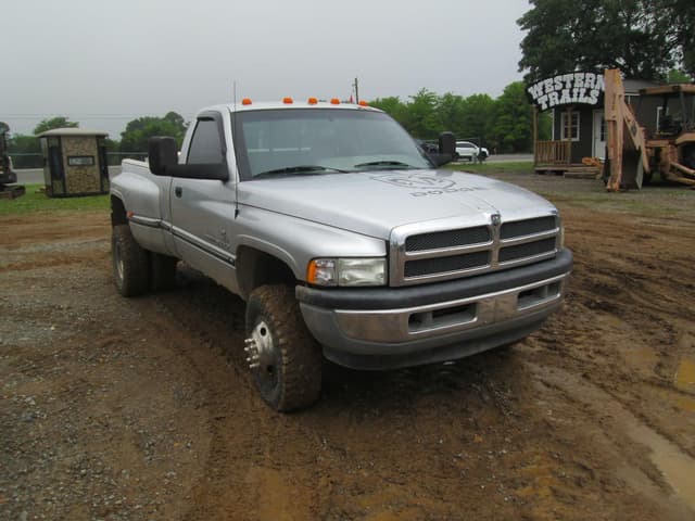 Image of Dodge Ram 3500 equipment image 1