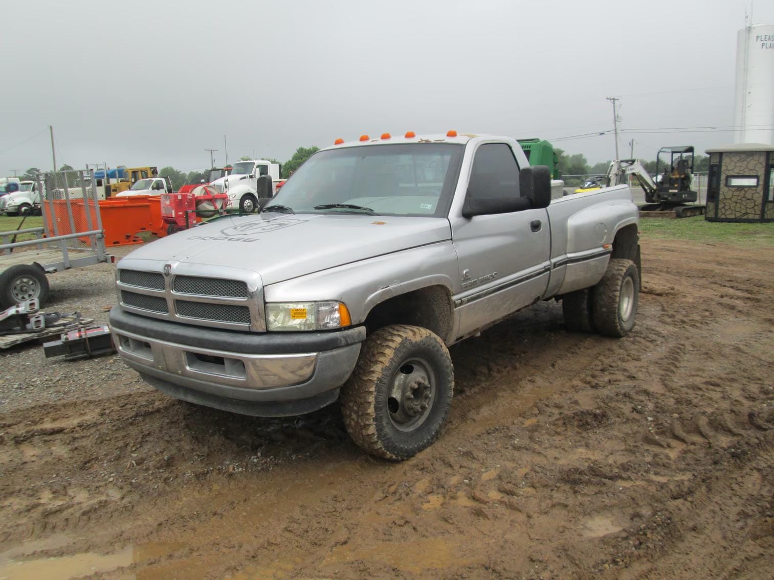 1996 Dodge Ram 3500 Equipment Image0