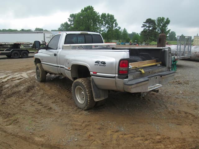 Image of Dodge Ram 3500 equipment image 3