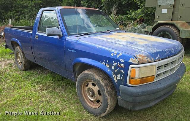 Image of Dodge Dakota equipment image 2