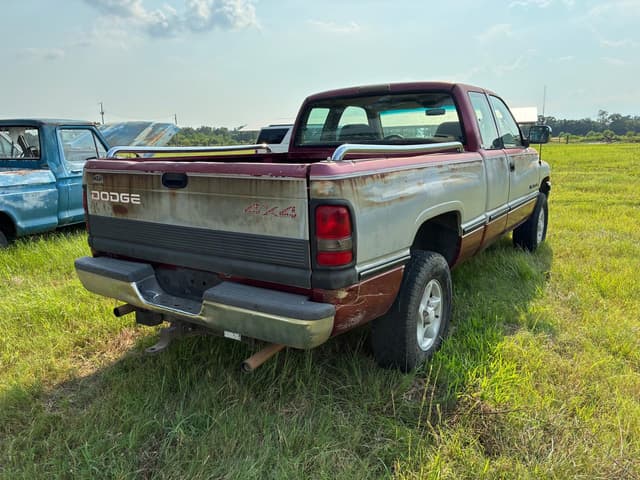 Image of Dodge Ram 1500 equipment image 2