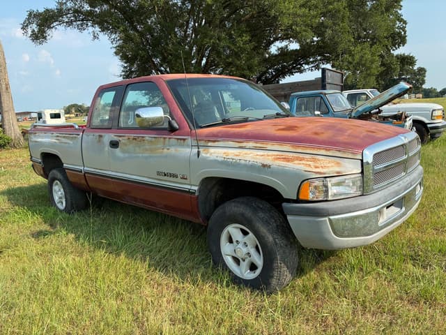 Image of Dodge Ram 1500 equipment image 1