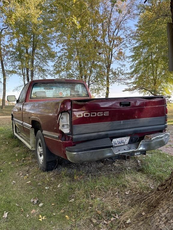 Image of Dodge Ram 1500 equipment image 3