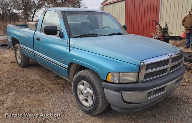 Image of Dodge Ram 1500 equipment image 2