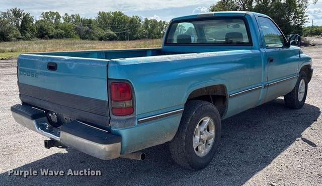 Image of Dodge Ram 1500 equipment image 4