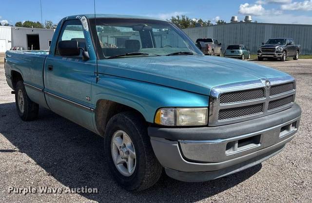 Image of Dodge Ram 1500 equipment image 2