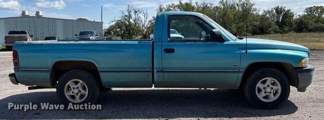 Image of Dodge Ram 1500 equipment image 3