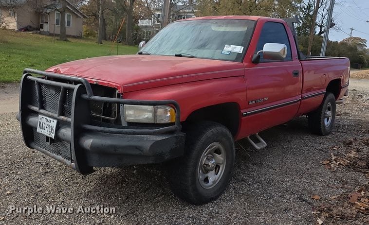 1996 Dodge Ram 1500 Equipment Image0