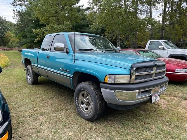 Image of Dodge Ram 1500 equipment image 2