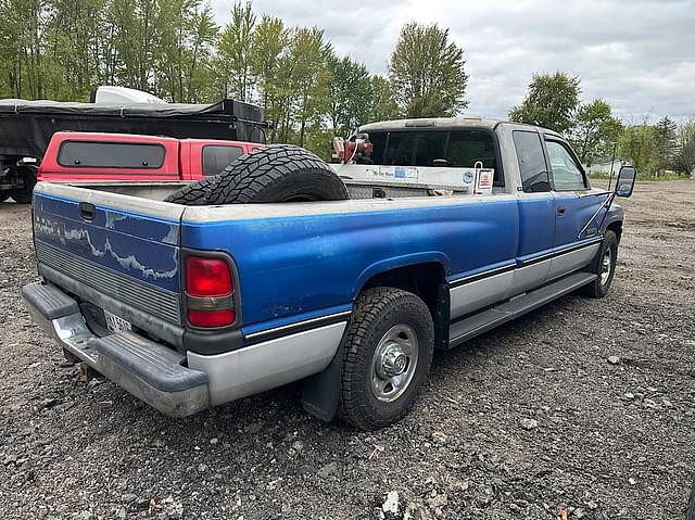 Image of Dodge Ram 2500 equipment image 3