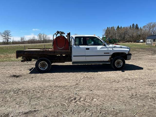 Image of Dodge Ram 2500 equipment image 3