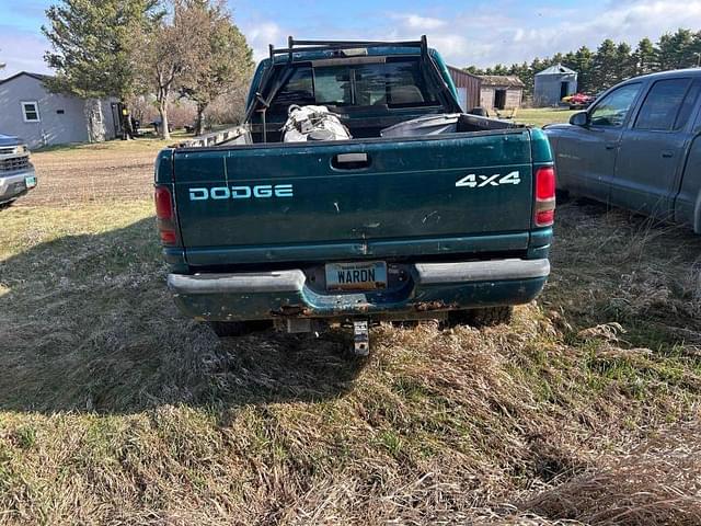 Image of Dodge Ram 2500 equipment image 3