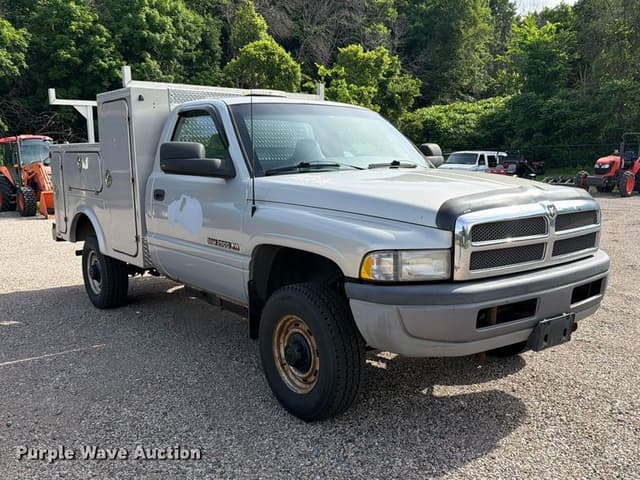 Image of Dodge Ram 2500 equipment image 2