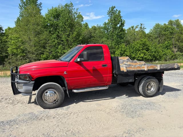 Image of Dodge Ram 3500 equipment image 2