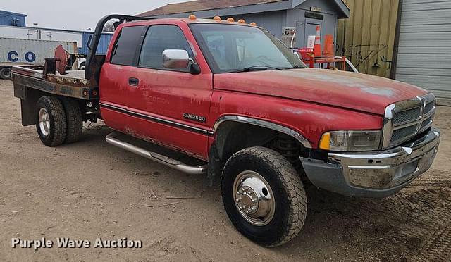 Image of Dodge Ram 3500 equipment image 2