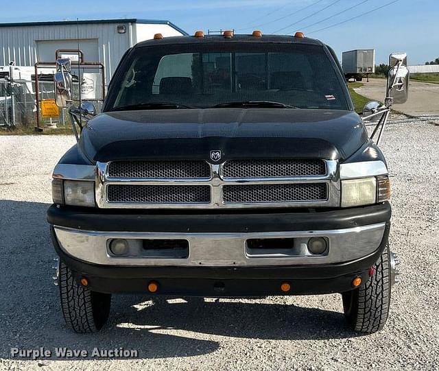 Image of Dodge Ram 3500 equipment image 1