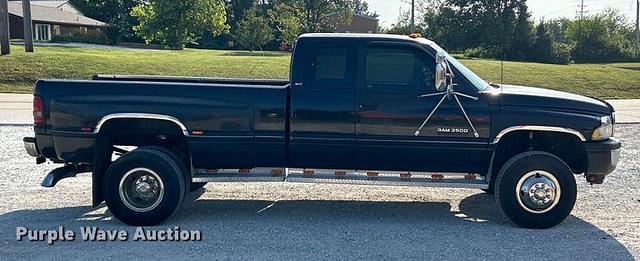 Image of Dodge Ram 3500 equipment image 3