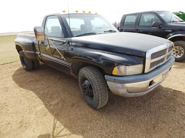 Image of Dodge Ram 3500 equipment image 2