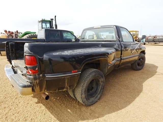 Image of Dodge Ram 3500 equipment image 1