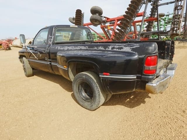 Image of Dodge Ram 3500 equipment image 4