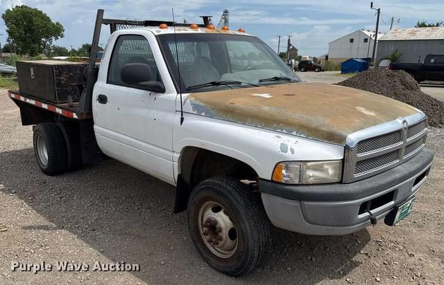 Image of Dodge Ram 3500 equipment image 2