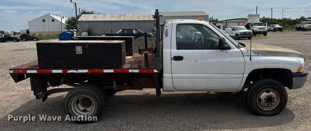 Image of Dodge Ram 3500 equipment image 3