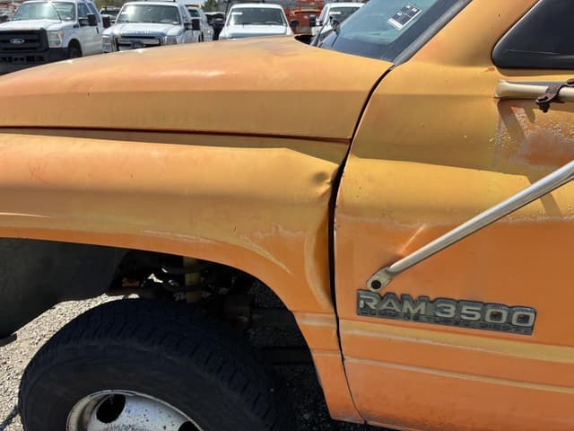 Image of Dodge Ram 3500 equipment image 4