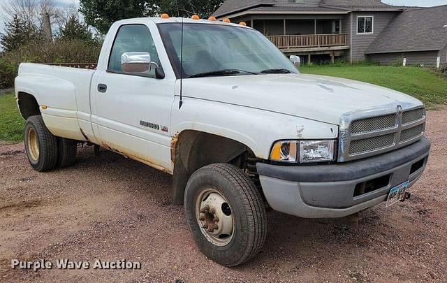 Image of Dodge Ram 3500 equipment image 2