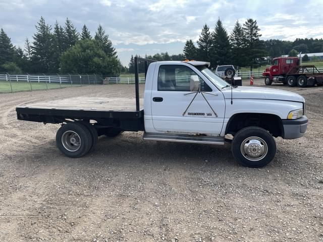 Image of Dodge Ram 3500 equipment image 3