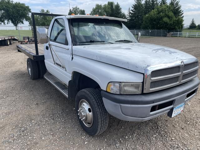 Image of Dodge Ram 3500 equipment image 2