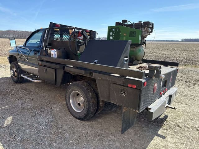 Image of Dodge Ram 3500 equipment image 3