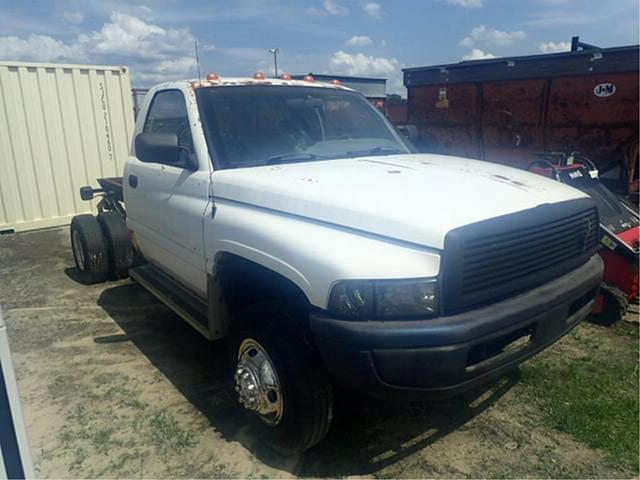 Image of Dodge Ram 3500 equipment image 2