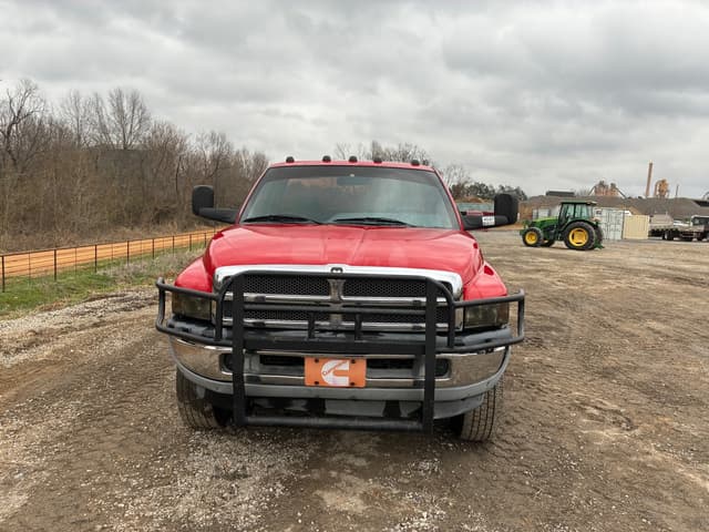 Image of Dodge Ram 3500 equipment image 2