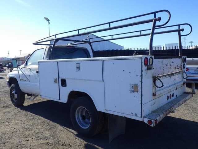 Image of Dodge Ram 3500 equipment image 3