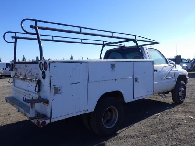 Image of Dodge Ram 3500 equipment image 2