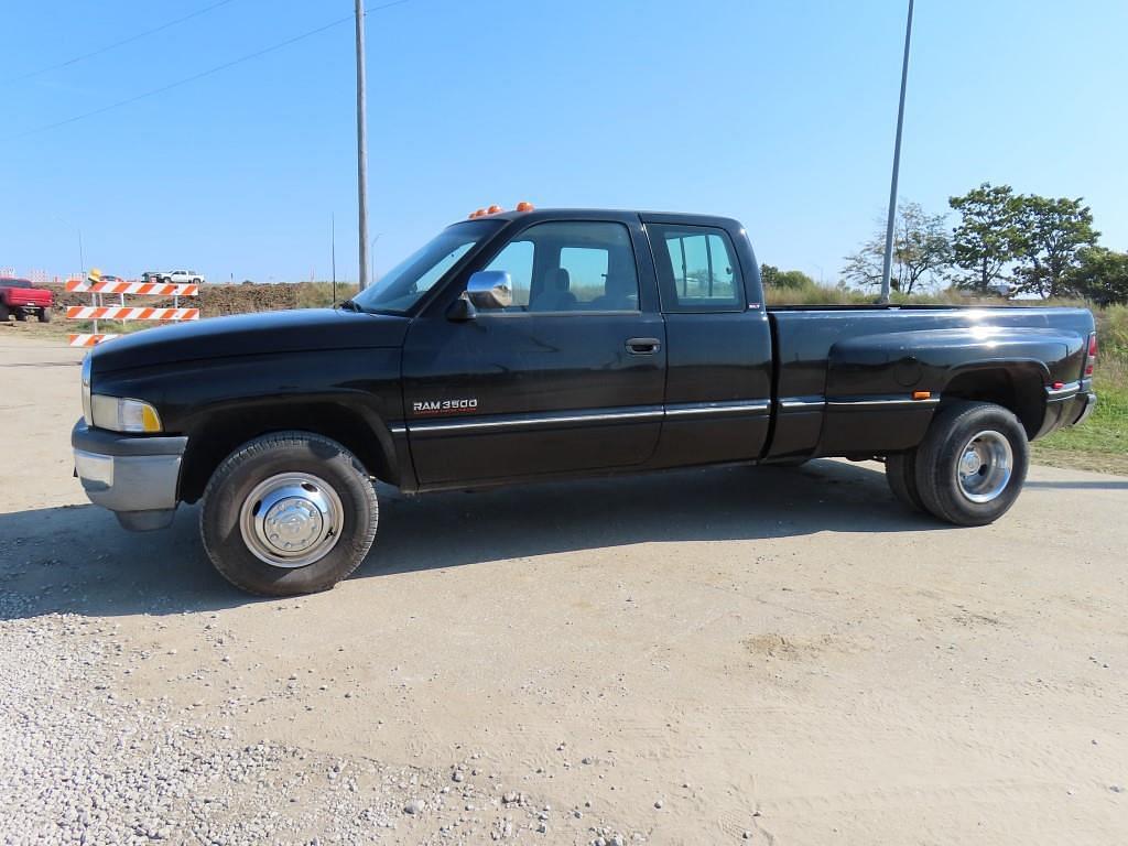 Image of Dodge Ram 3500 Primary image