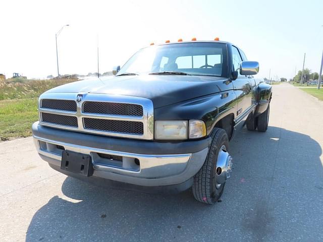 Image of Dodge Ram 3500 equipment image 1