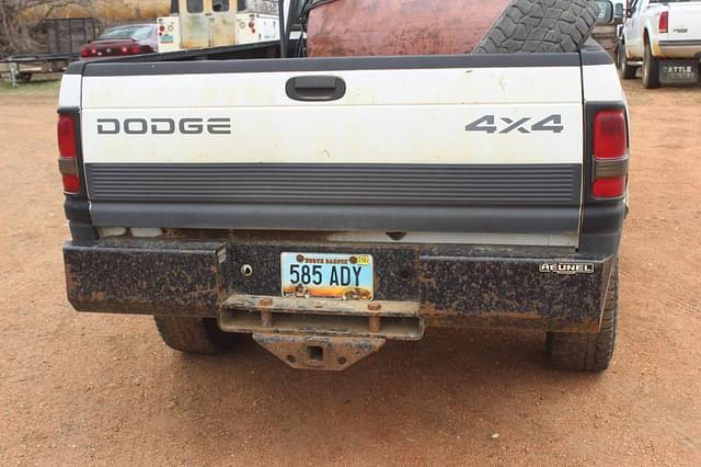 Image of Dodge Ram 2500 equipment image 3