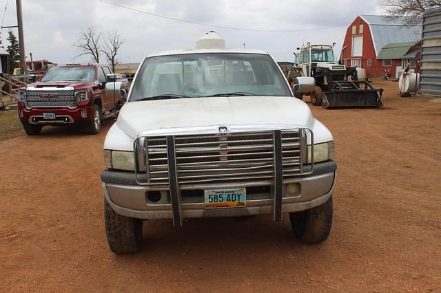 Image of Dodge Ram 2500 equipment image 2